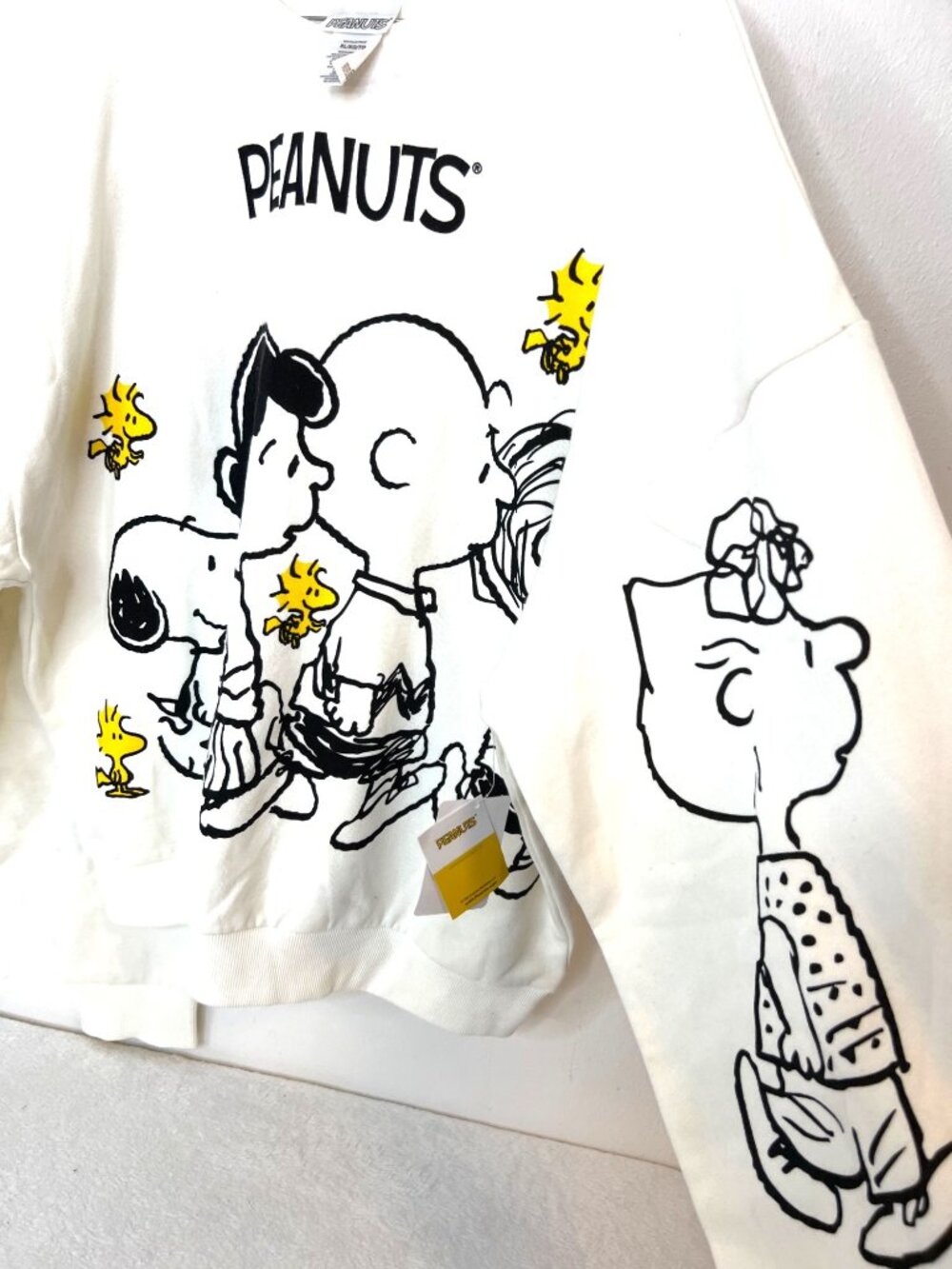 Peanuts XL Crewneck Sweatshirt Cream Snoopy Charlie Brown Woodstock New w/ Tags - Picture 5 of 7